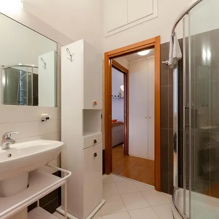 Joivy For 4, Metres From Beach, In *