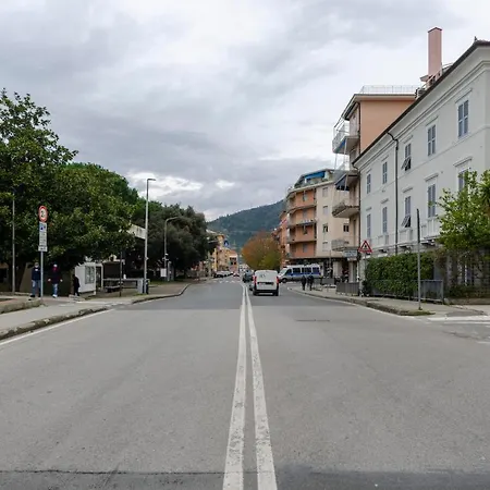Joivy For 4, Metres From Beach, In Appartement