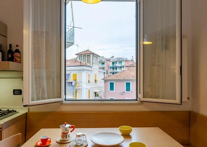 Joivy For 4, Metres From Beach, In Lejlighed